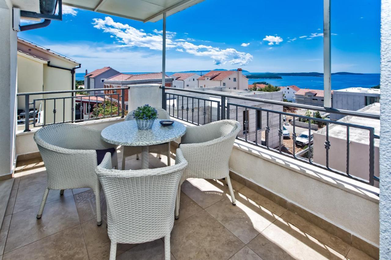 Relaxing Holiday Sunset Apartment Hvar Town Eksteriør billede